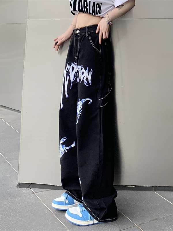 黒コーデ スコーピオンプリント ワイドデニムパンツ