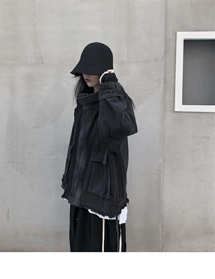 黒コーデ オーバーサイズフリンジジャケット