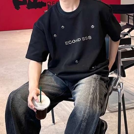 黒コーデ エコニスス デザイナーズ ブラックTシャツ
