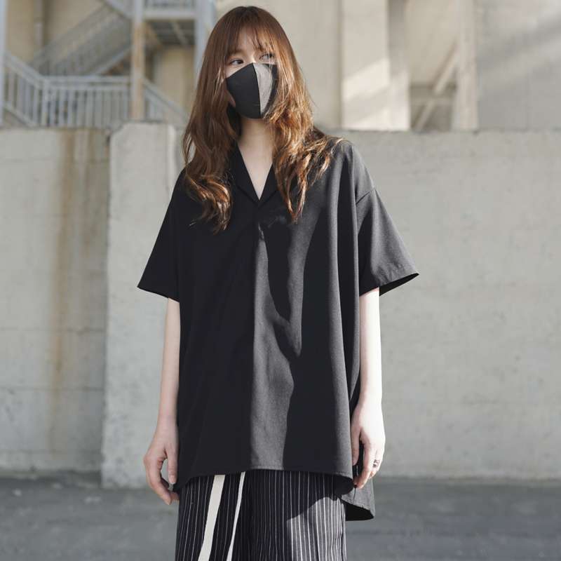 黒コーデ オーバーサイズ半袖カットソー
