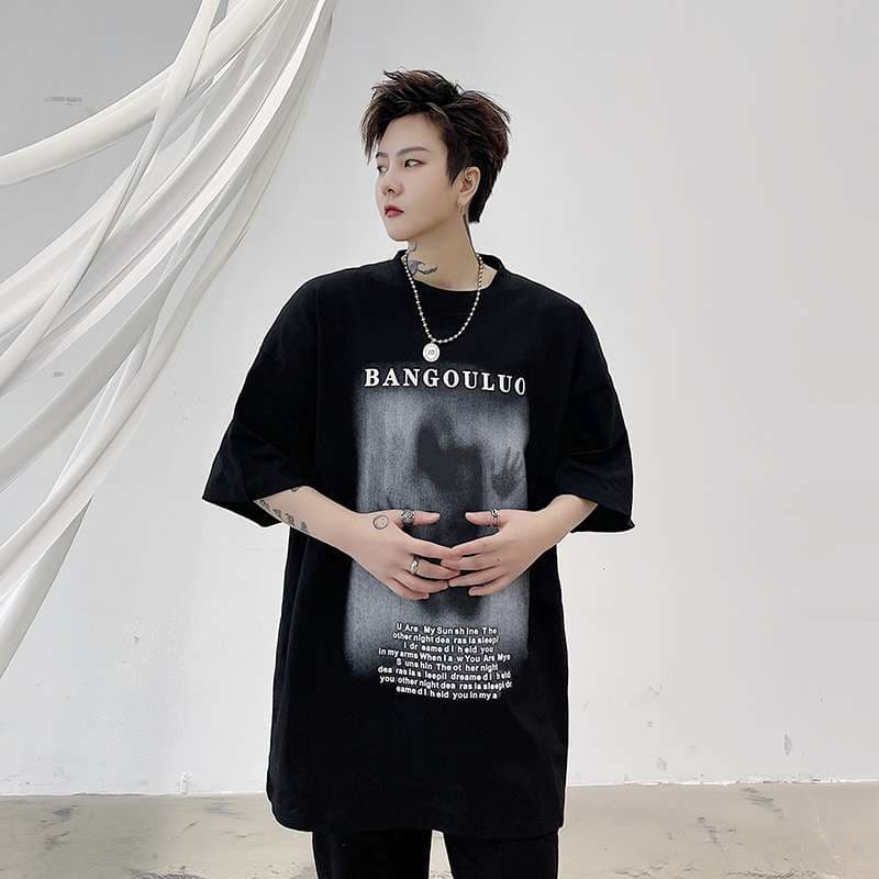 黒コーデ BANGOULUOグラフィックオーバーサイズTシャツ