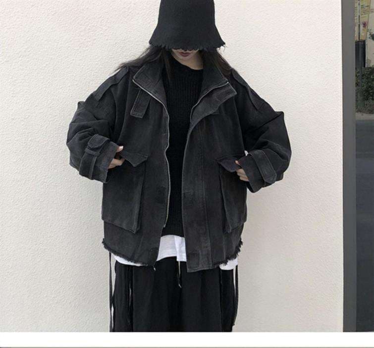 黒コーデ オーバーサイズフリンジジャケット