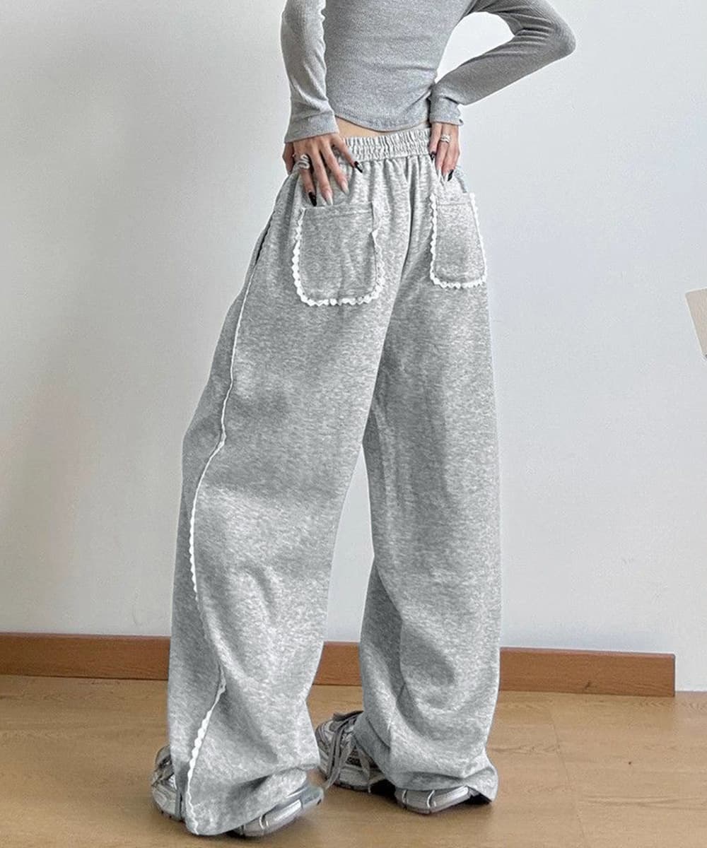 黒コーデ サイドレース装飾スウェットワイドパンツ