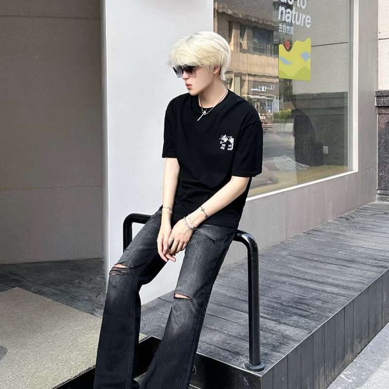 黒コーデ モードストリートオーバーサイズTシャツ