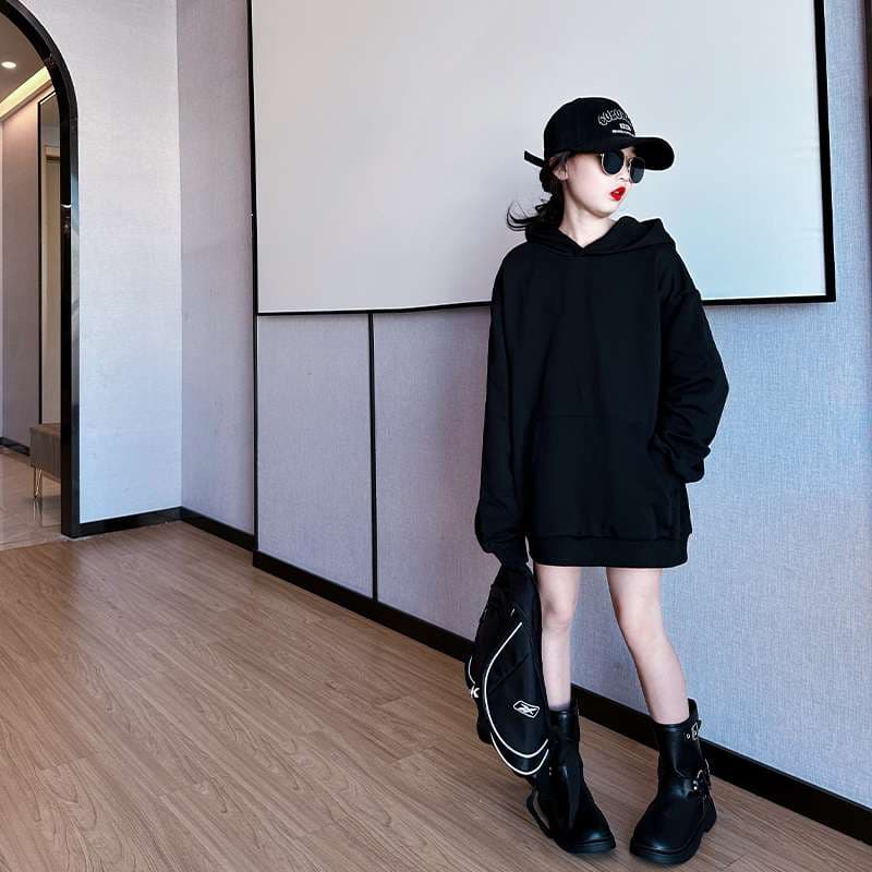 黒コーデ オーバーサイズ フーディーワンピース