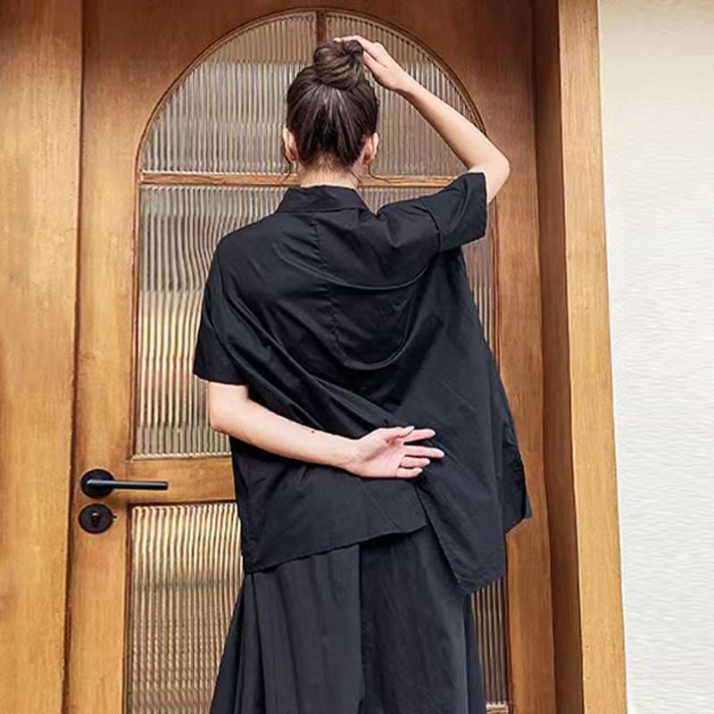 黒コーデ レイヤードデザイン オーバーサイズシャツ