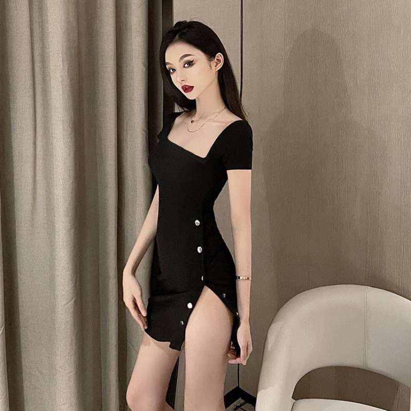 黒コーデ セクシーサイドスリット入りブラックミニドレス