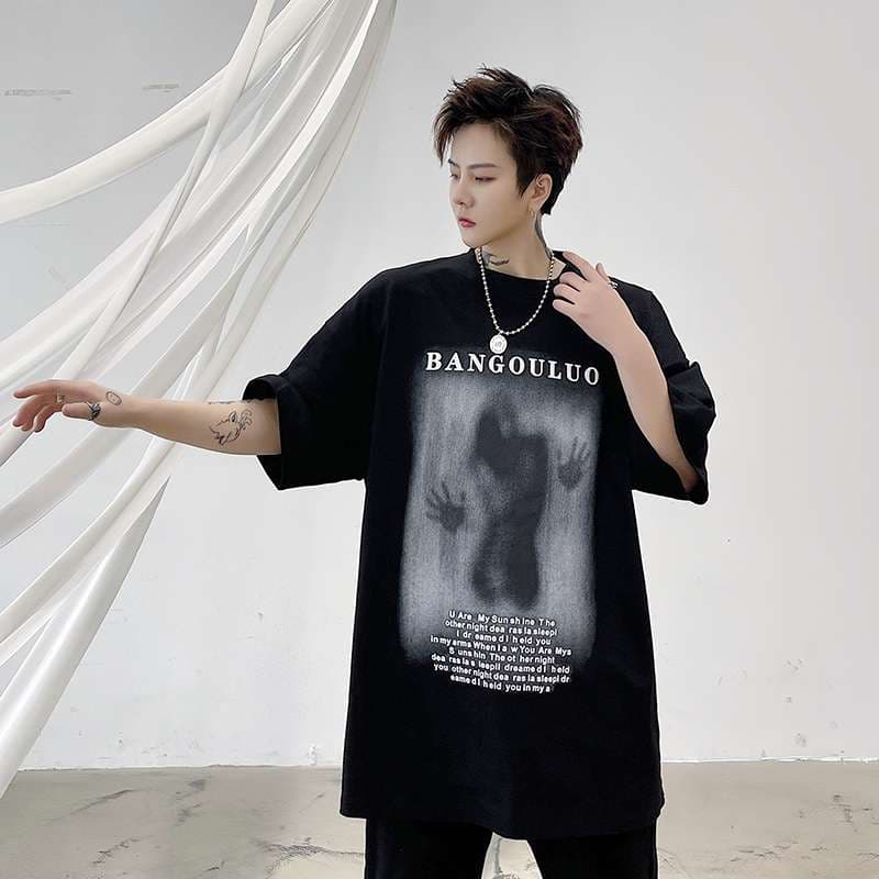 黒コーデ BANGOULUOグラフィックオーバーサイズTシャツ