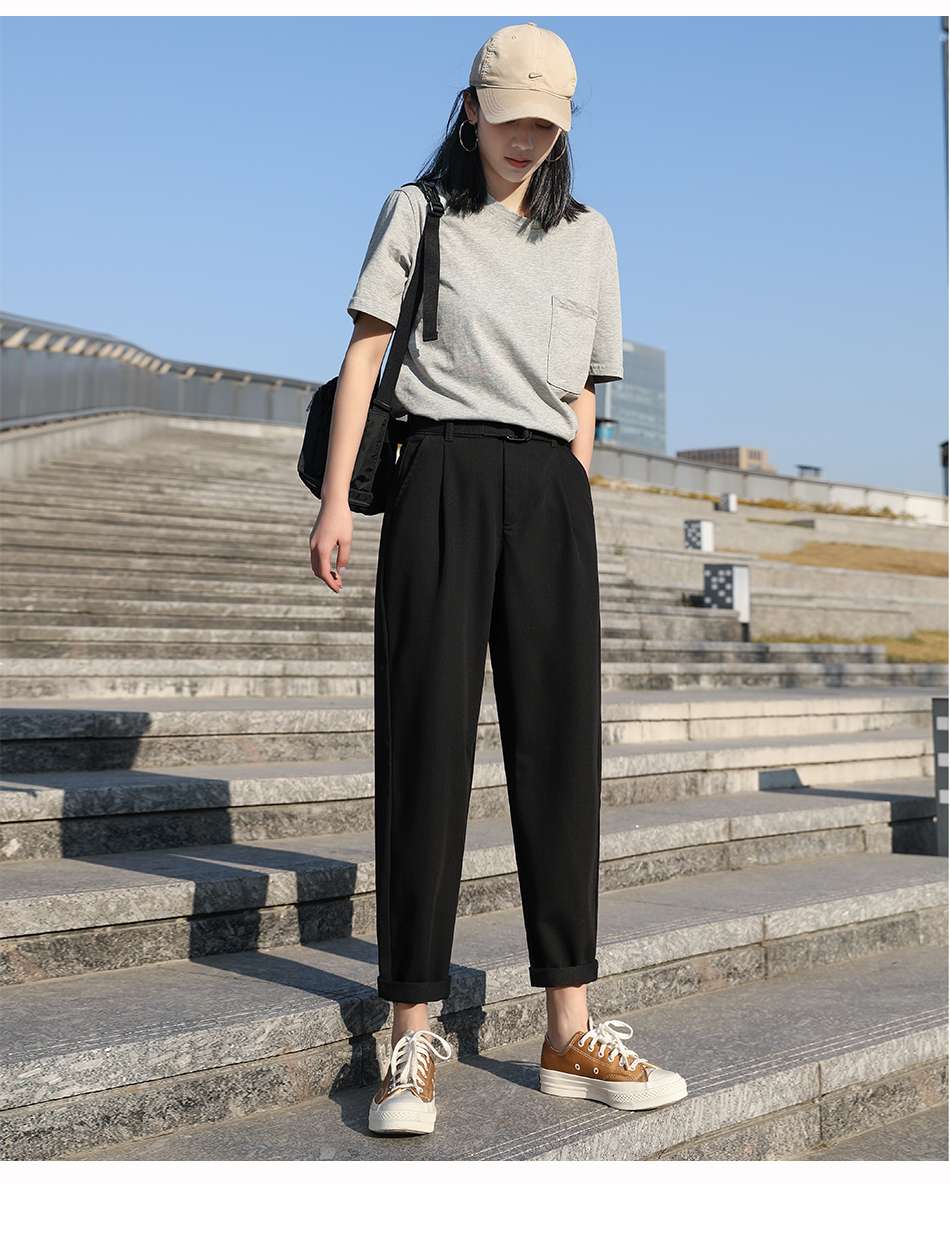 黒コーデ ゆったりストレートスラックス