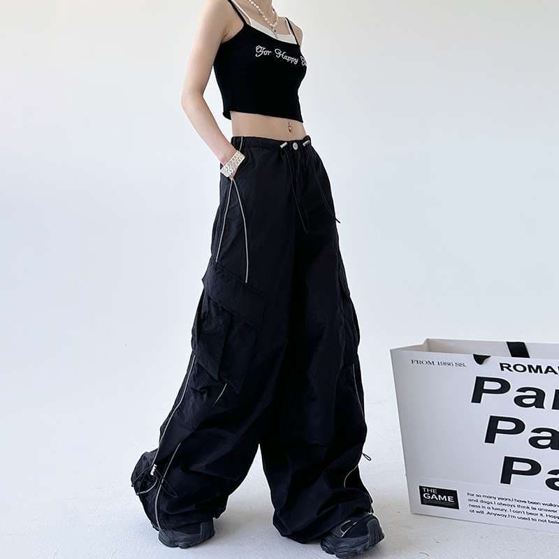 黒コーデ ワイドカーゴパンツ×クロップドトップセット