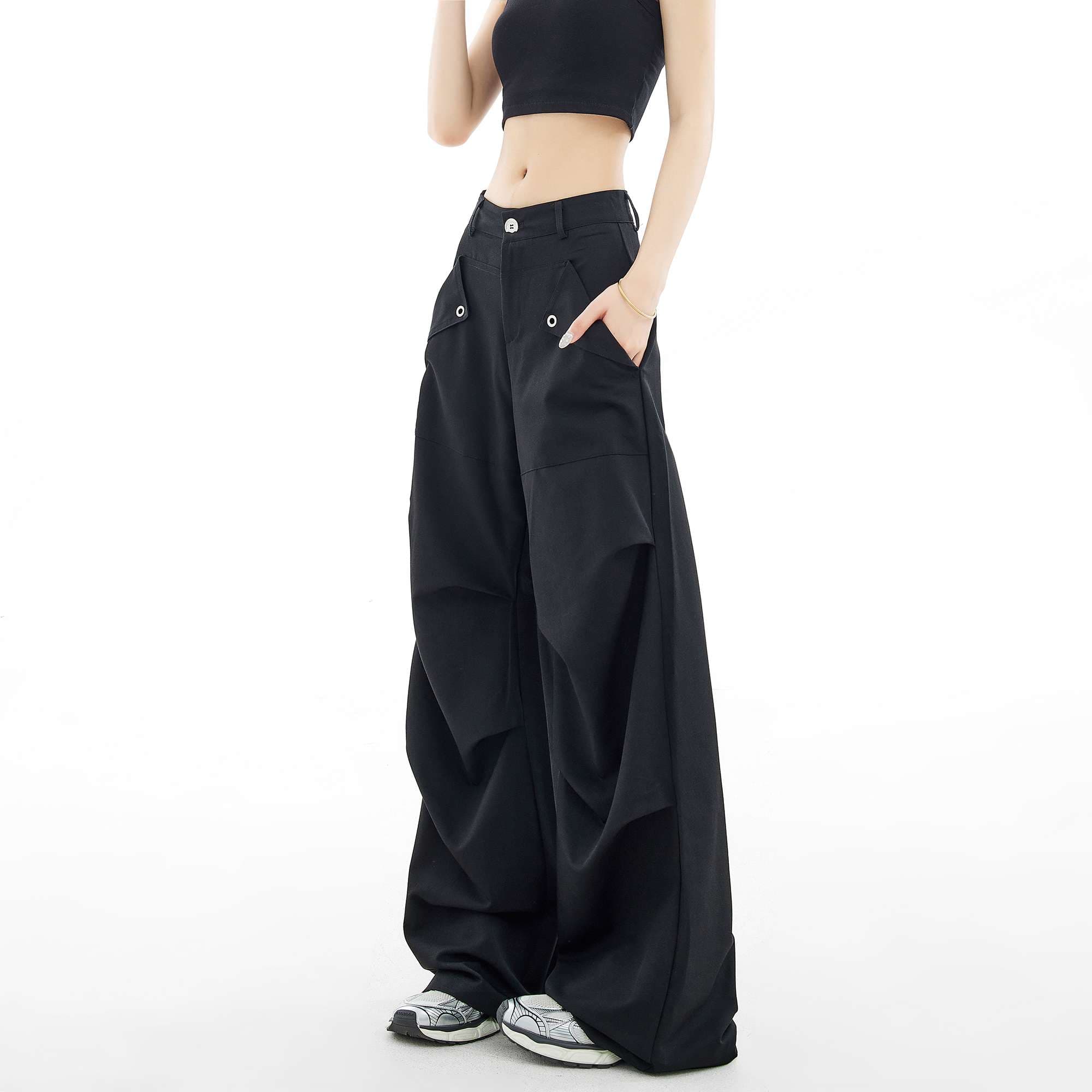 黒コーデ ドレープワイドパンツ