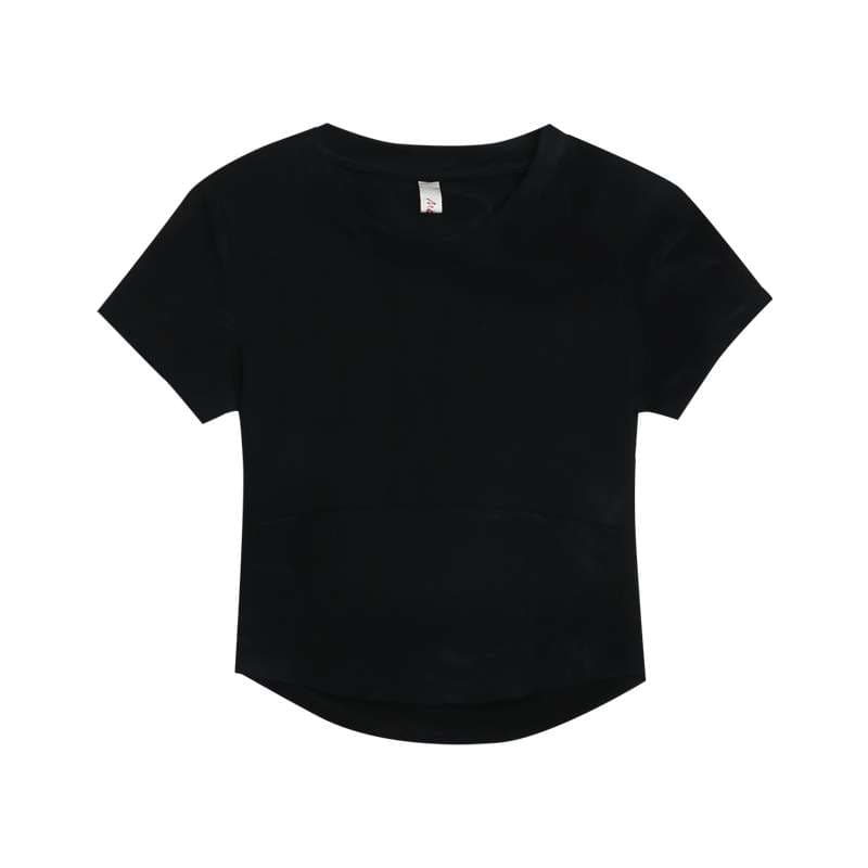 黒コーデ 背中開きデザイン クロップドTシャツ