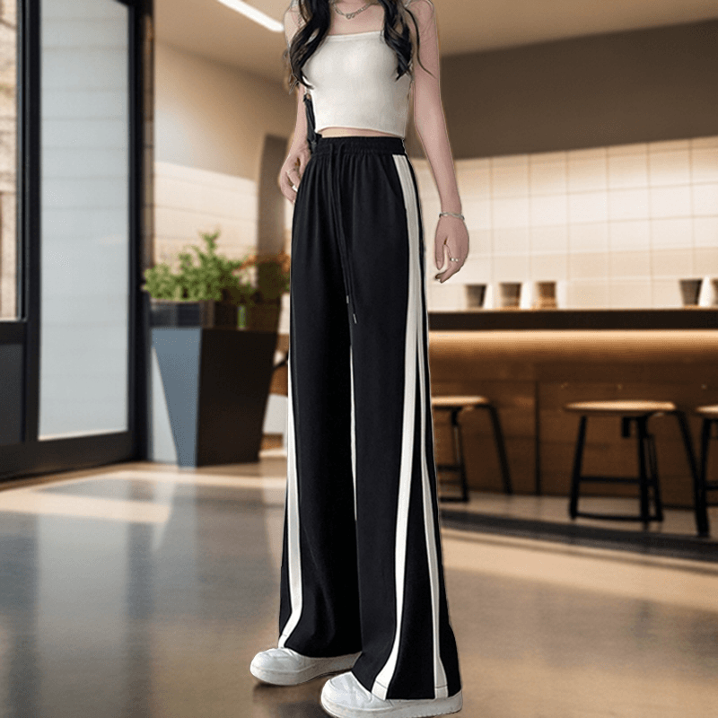 黒コーデ サイドラインワイドパンツ