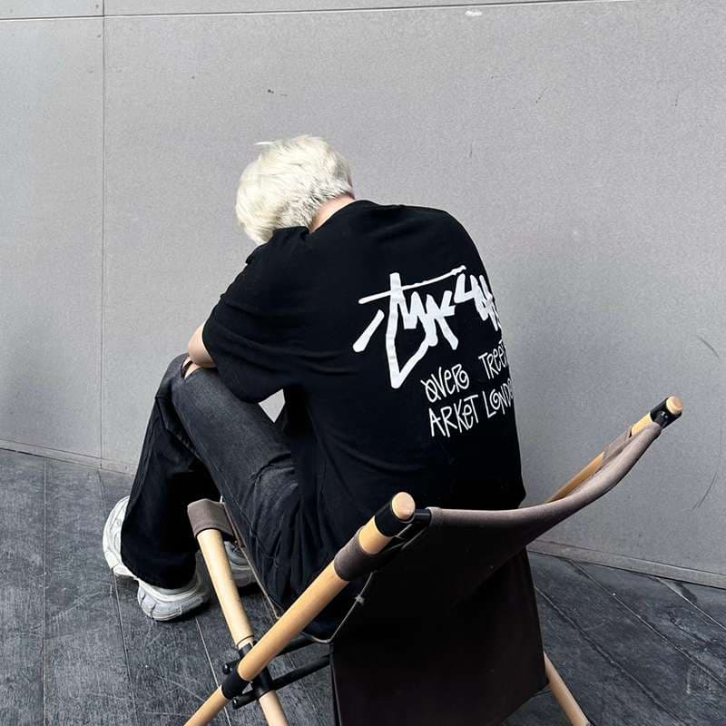 黒コーデ モードストリートオーバーサイズTシャツ
