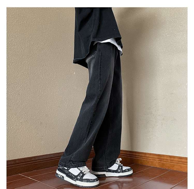 黒コーデ ヴィンテージ風ワイドデニムパンツ