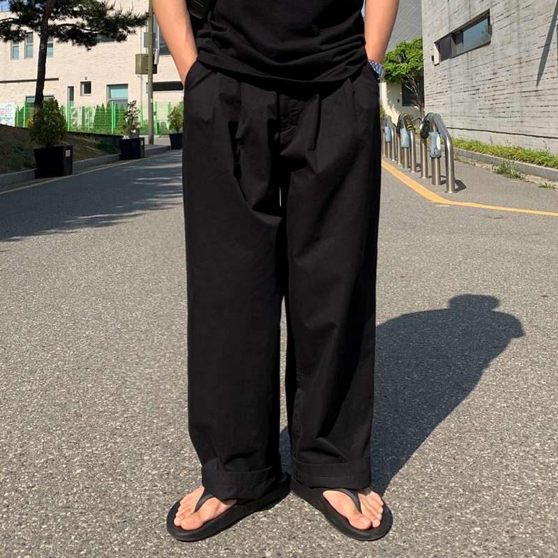 黒コーデ リラックスワイドパンツ - モノトーンスタイルの定番