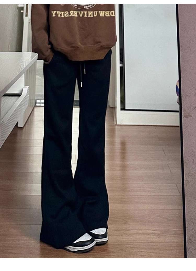 黒コーデ ゆったりドローストリングワイドパンツ