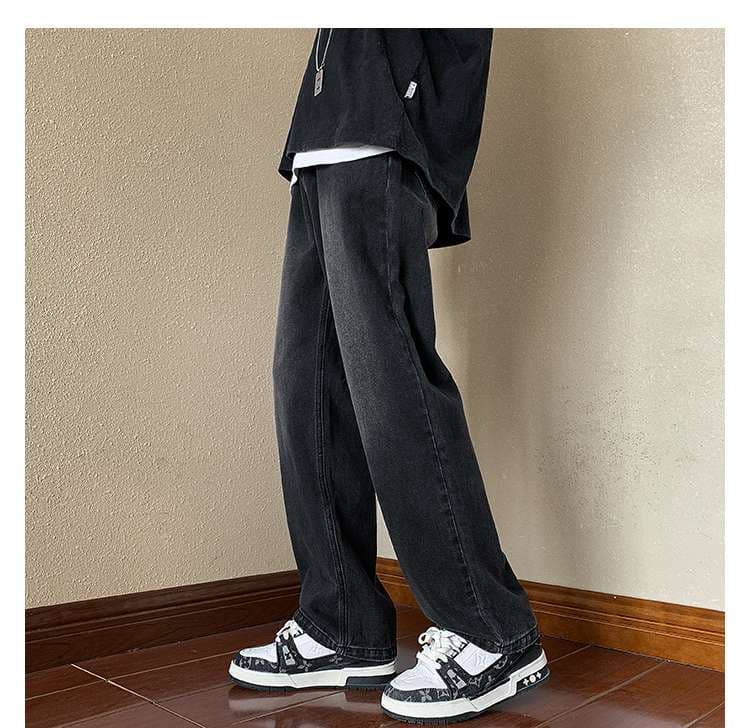 黒コーデ ヴィンテージ風ワイドデニムパンツ