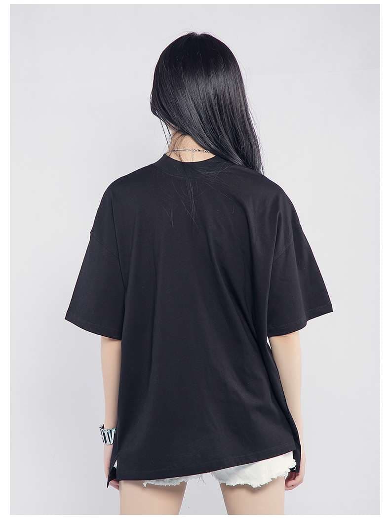 黒コーデ オーバーサイズ シンプル ブラックTシャツ