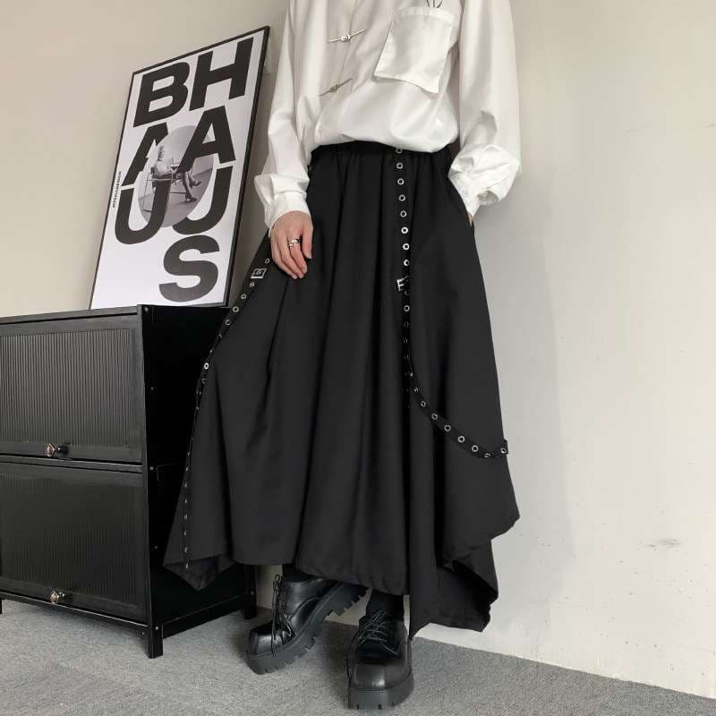 黒コーデ アシンメトリー縁飾りロングスカート
