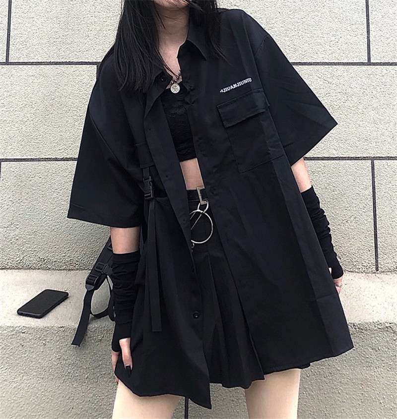 黒コーデ テックゴシック プリーツミニワンピース