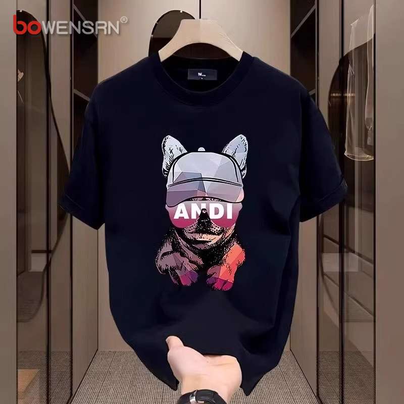 黒コーデ ANDIマネードッグプリント半袖Tシャツ