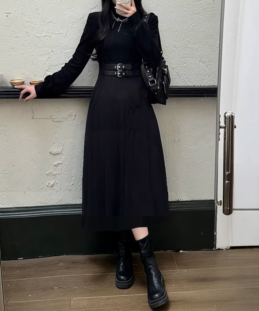 黒コーデ ダブルベルト飾りロング丈ワンピース