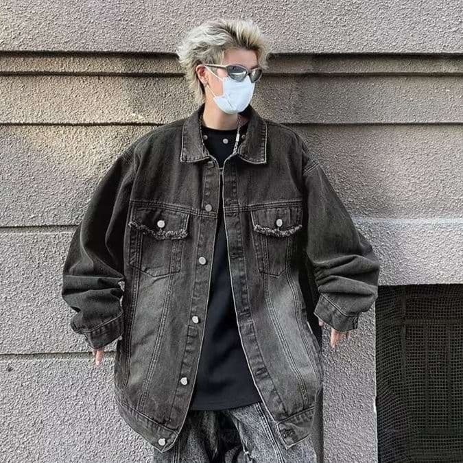 黒コーデ オーバーサイズブラックデニムジャケット