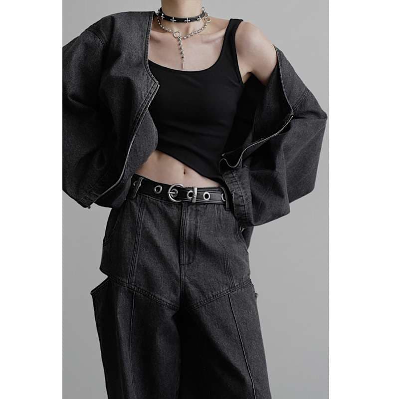 黒コーデ オーバーサイズデニムジャケット