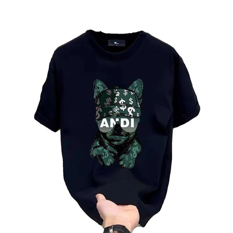 黒コーデ ANDIマネードッグプリント半袖Tシャツ