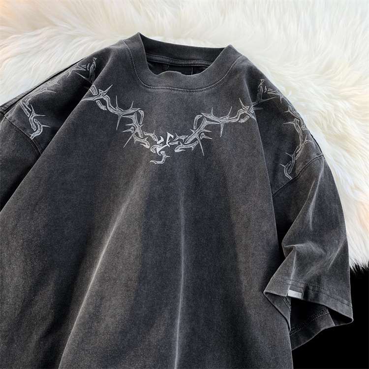 黒コーデ モードストリート バーブワイヤーTシャツ