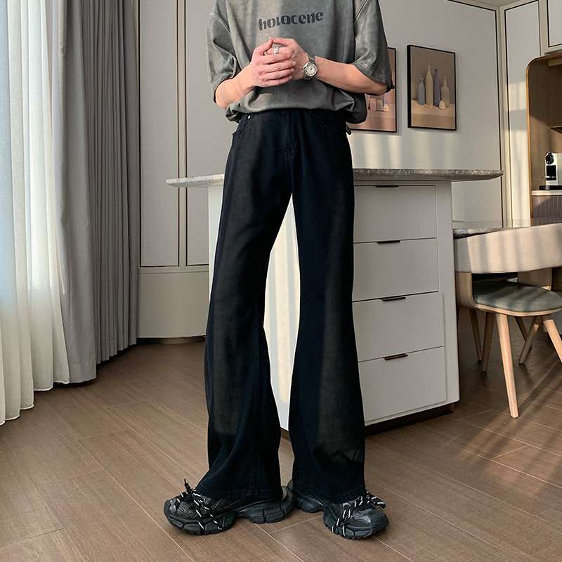 黒コーデ ワイドレッグ フレアパンツ