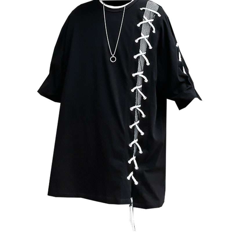 黒コーデ レースアップデザイン オーバーサイズ ブラックTシャツ