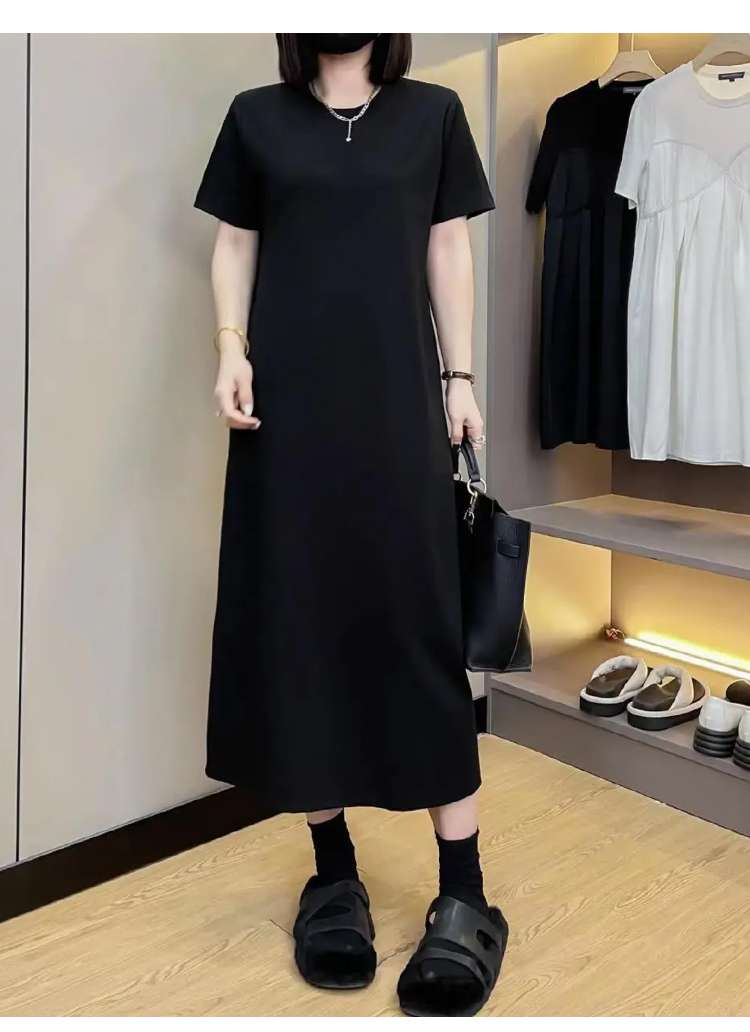 黒コーデ シンプルロングTシャツワンピース