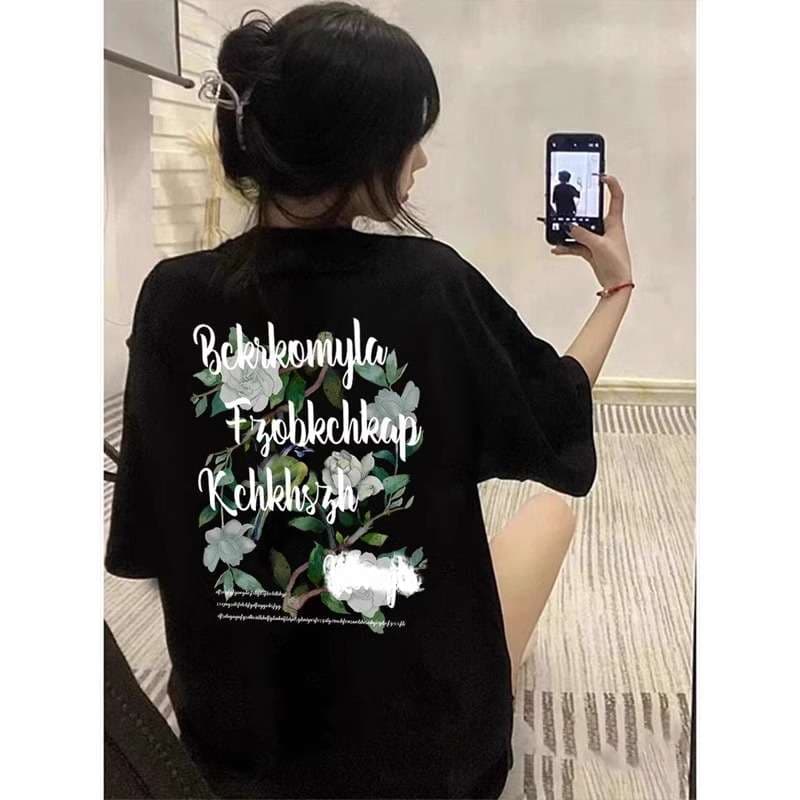 黒コーデ エキゾチック文字デザイン オーバーサイズTシャツ
