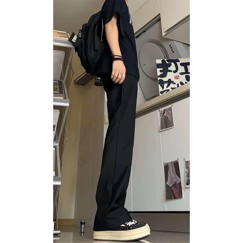 黒コーデ ストリートスタイル ワイドレッグパンツ