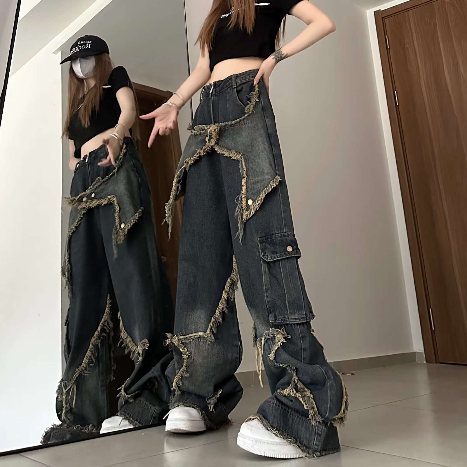 黒コーデ フリンジデザイン オーバーサイズ デニムパンツ