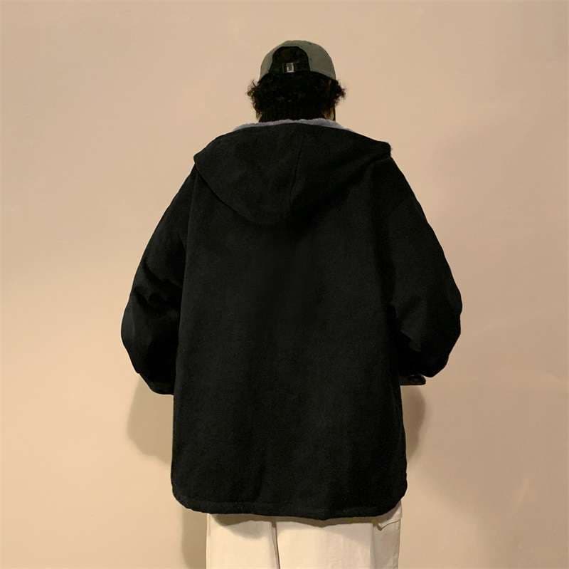 黒コーデ オーバーサイズ防寒フーディ