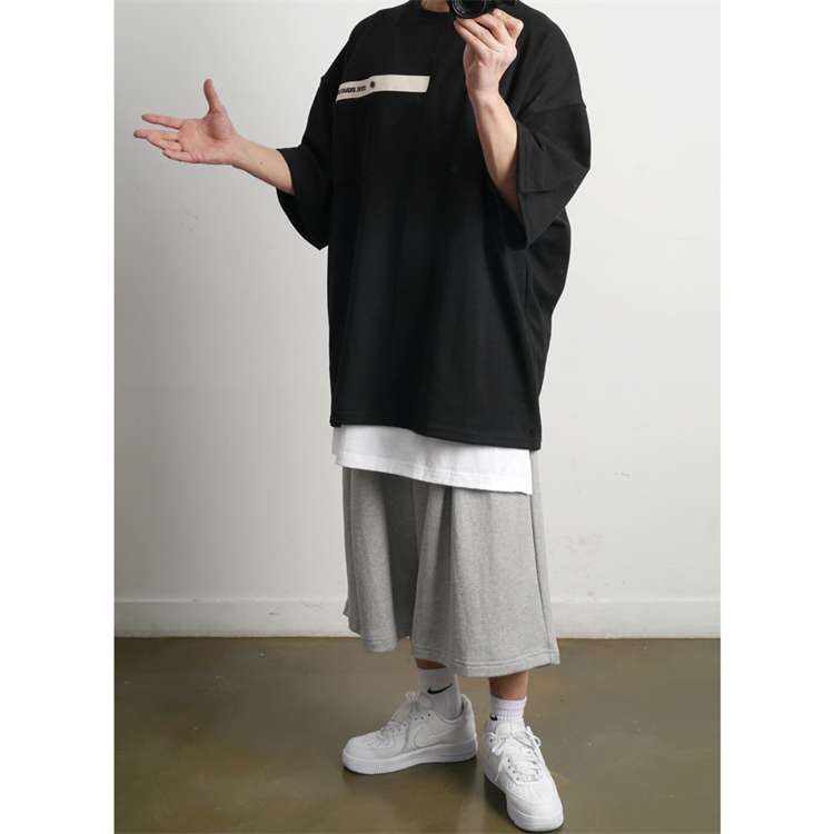 黒コーデ モダンストリートオーバーサイズTシャツ