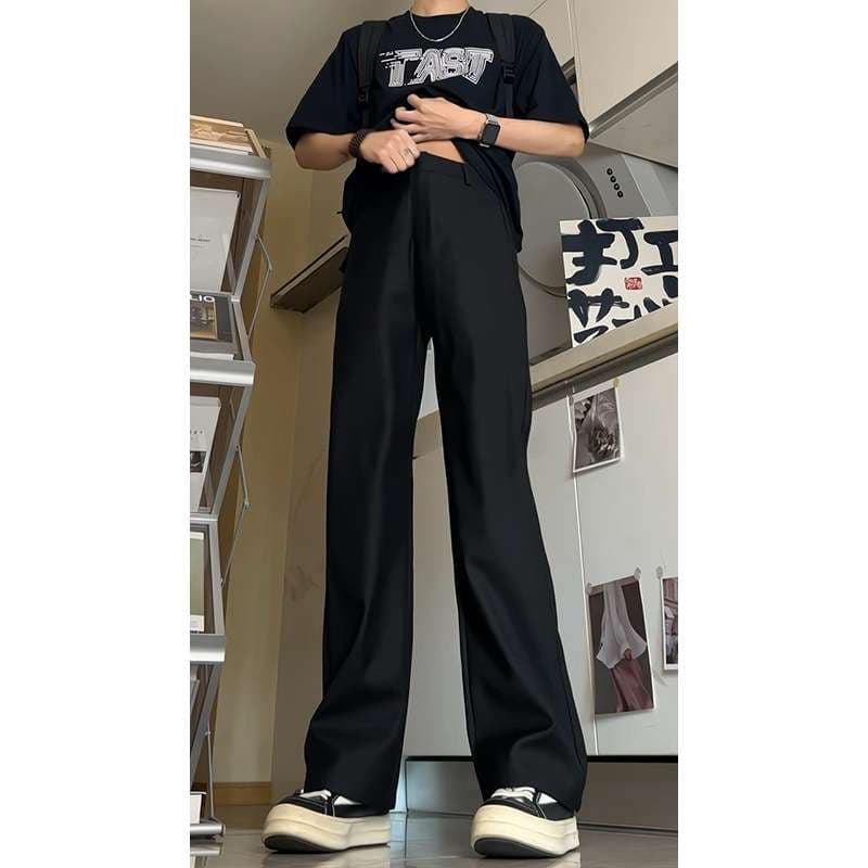 黒コーデ ストリートスタイル ワイドレッグパンツ