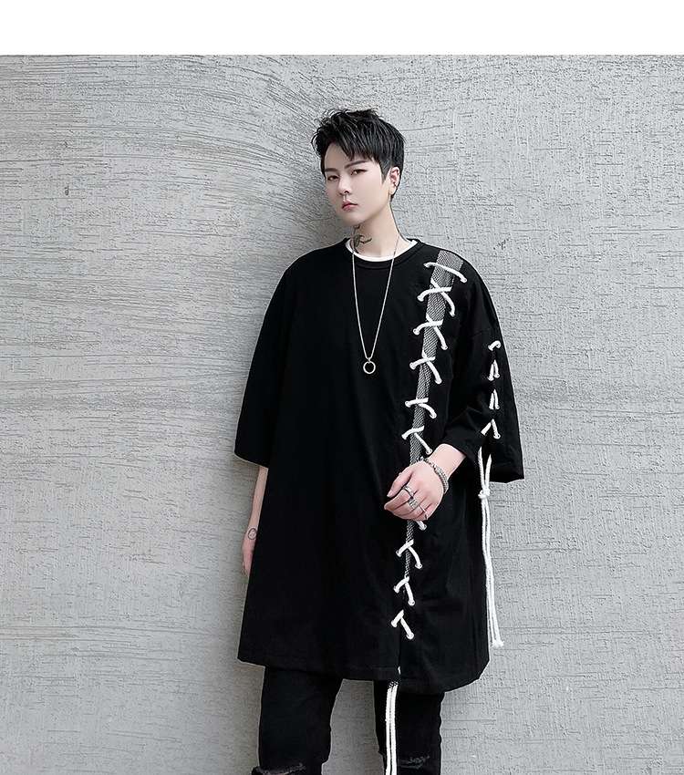 黒コーデ レースアップデザイン オーバーサイズ ブラックTシャツ