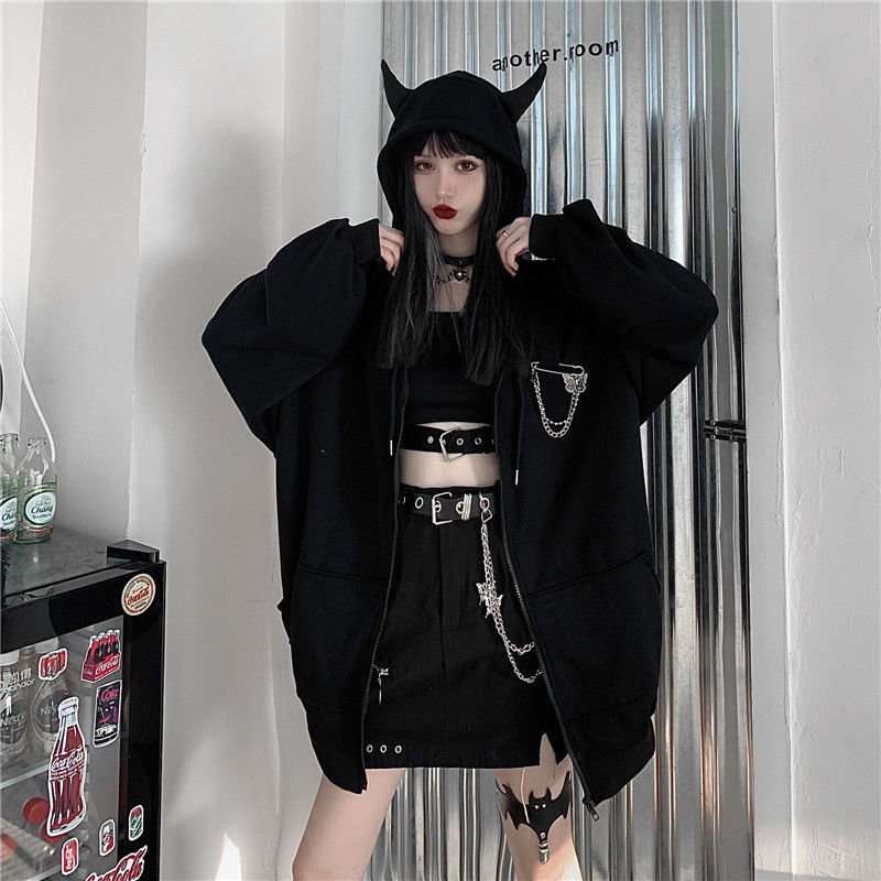 黒コーデ 悪魔耳フード付きジップアップパーカー