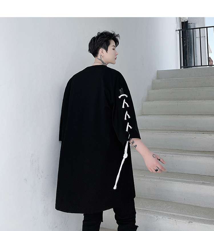 黒コーデ レースアップデザイン オーバーサイズ ブラックTシャツ
