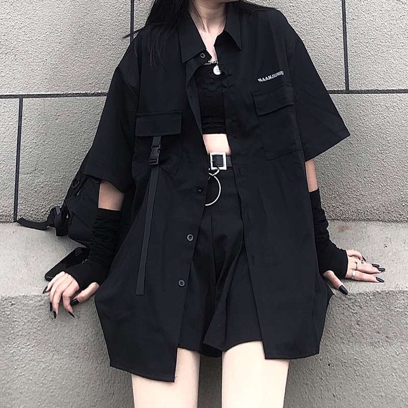 黒コーデ テックゴシック プリーツミニワンピース