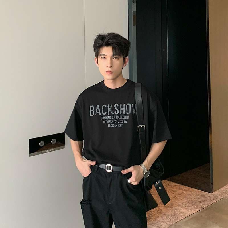 黒コーデ バックショウ オーバーサイズ Tシャツ