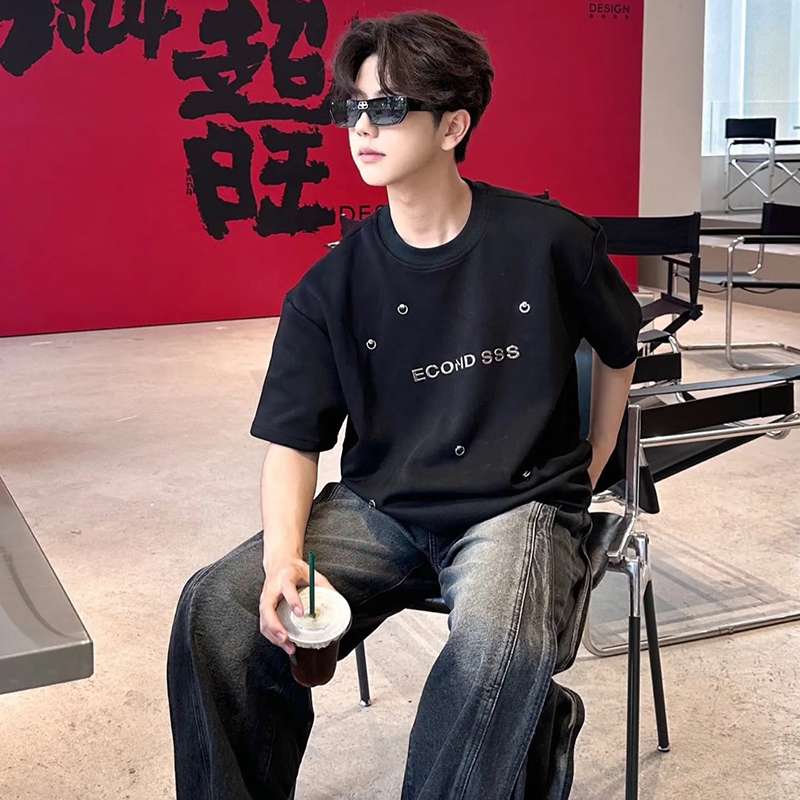 黒コーデ エコニスス デザイナーズ ブラックTシャツ