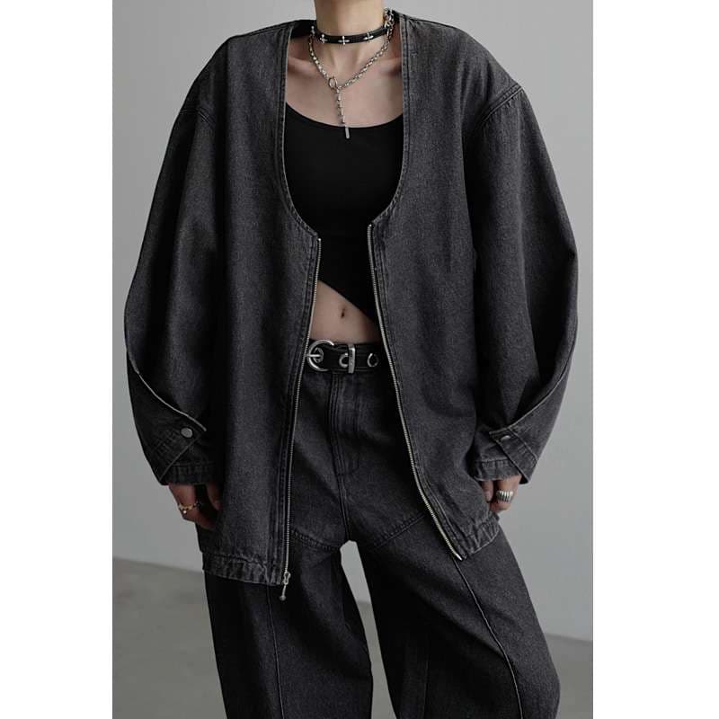 黒コーデ オーバーサイズデニムジャケット