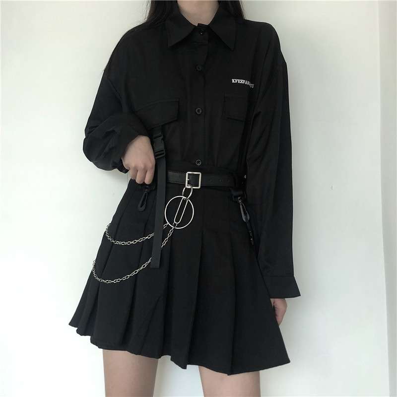 黒コーデ テックゴシック プリーツミニワンピース