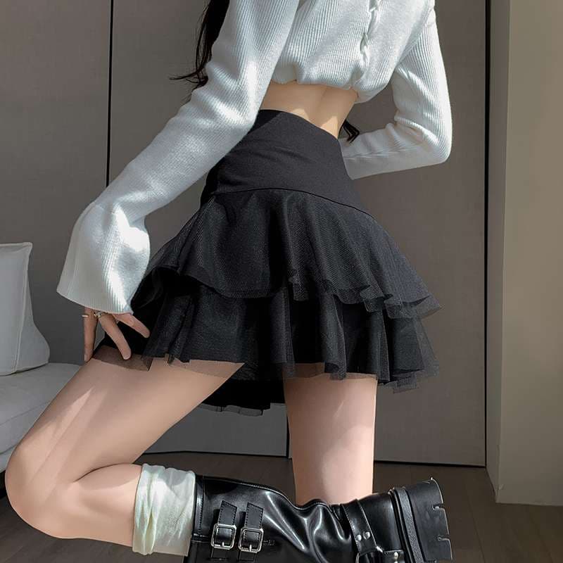 黒コーデ チェーンデザインフレアミニスカート