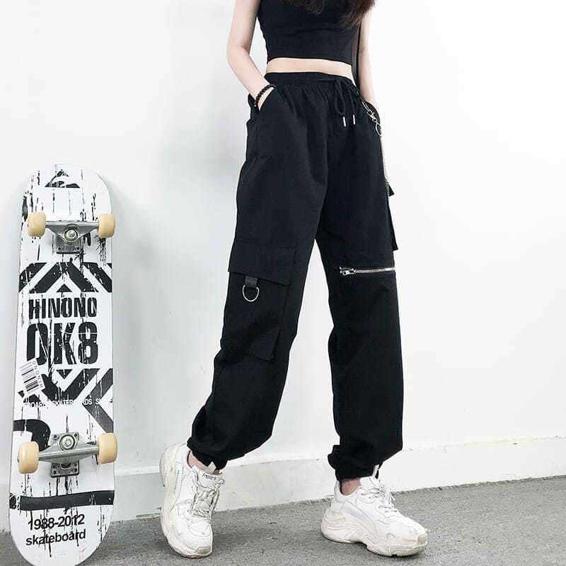 黒コーデ ストリートゴシックチェーン付きカーゴパンツ